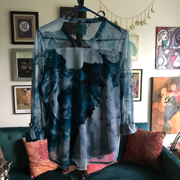 JUNIPER + LIME size L Blue Print Stretch Mesh Pintuck Popover Blouse Top - Picture 3 of 5